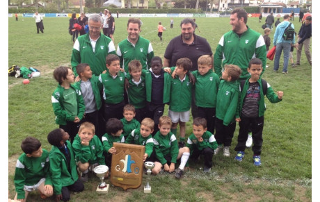 Les mini poussins remportent le tournoi de Gan