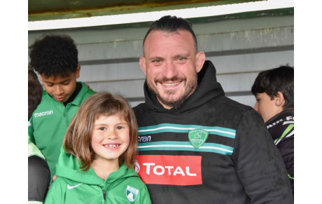 Visite surprise des Pros à l'école de rugby 